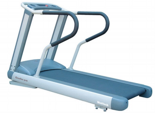 Treadmill connected to a personal computer via RS-232, the physician may choose to program one of the standard protocols load or create your own protocol. The length of the working surface of the movable blades in 162 cm and convenient handrails provide 